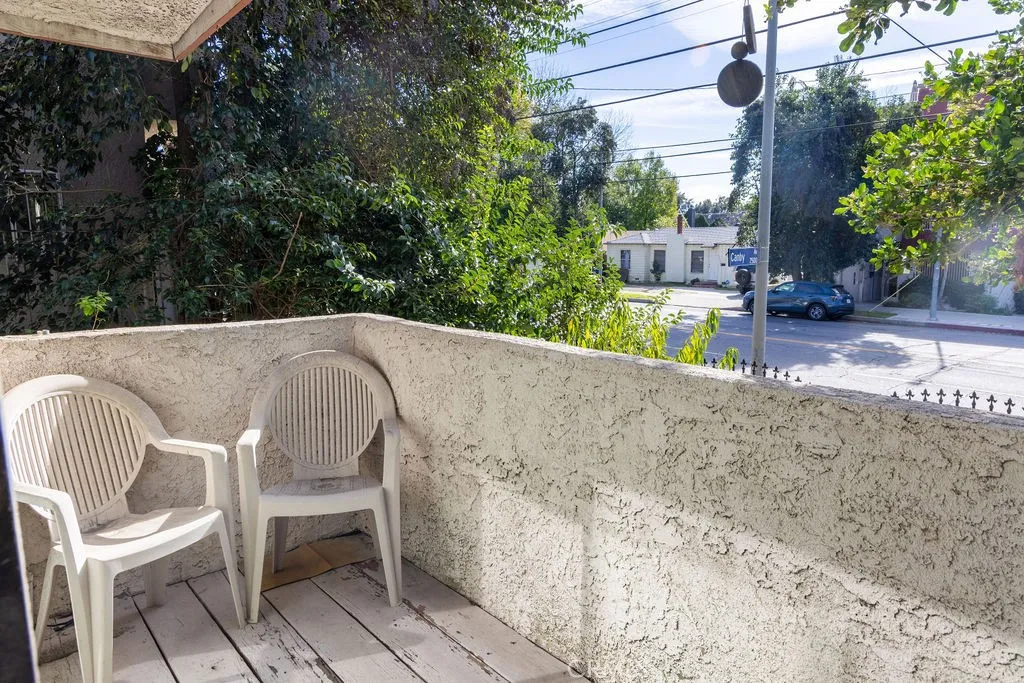 18425 Saticoy, Reseda, California 91335 home-pic-23