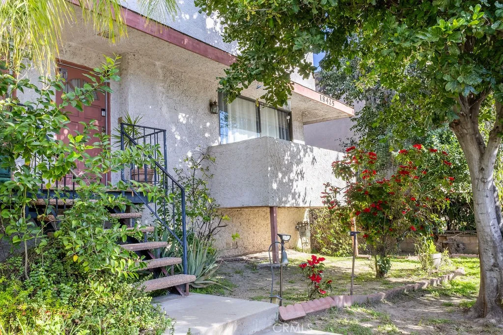 18425 Saticoy, Reseda, California 91335 home-pic-21