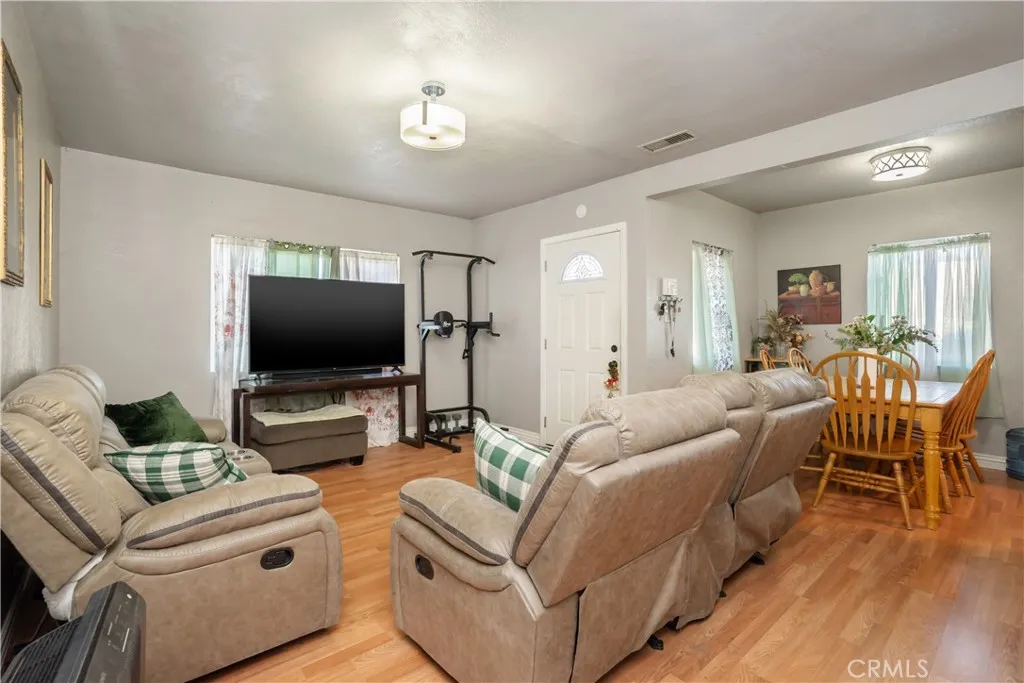 11936 Neenach, Sun Valley, California 91352 home-pic-13
