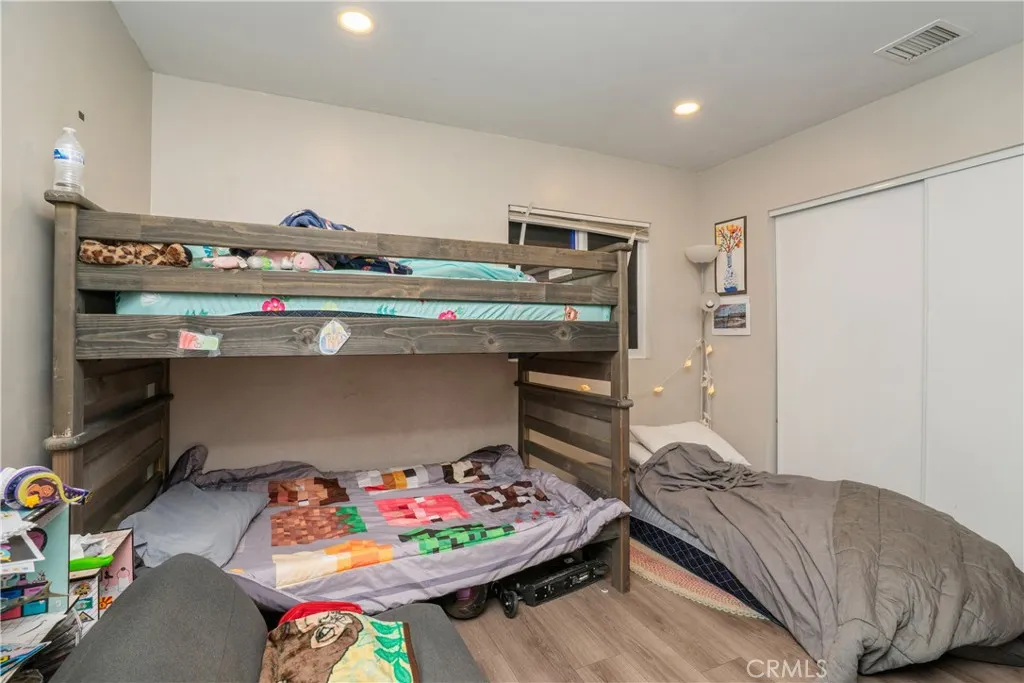 11936 Neenach, Sun Valley, California 91352 home-pic-20