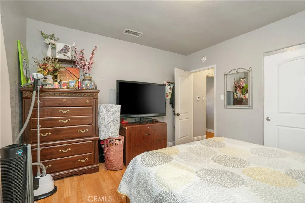 11936 Neenach, Sun Valley, California 91352 home-pic-5