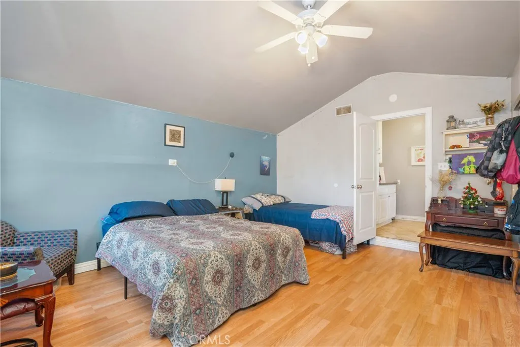 11936 Neenach, Sun Valley, California 91352 home-pic-10