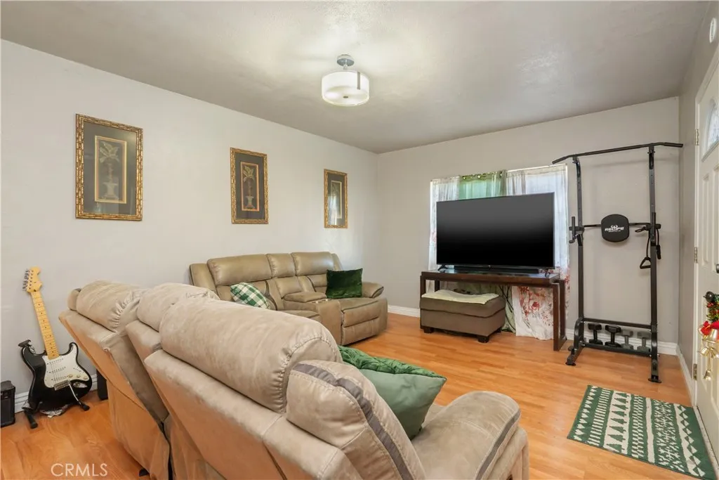 11936 Neenach, Sun Valley, California 91352 home-pic-2