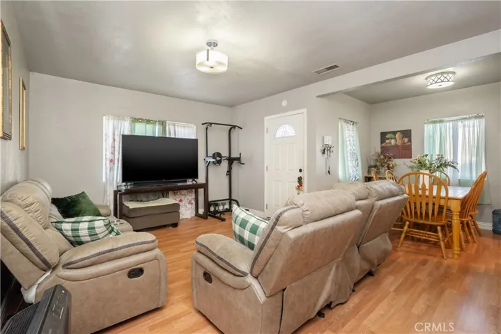 11936 Neenach, Sun Valley, California 91352
