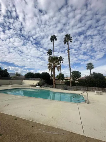 pool & jacuzzi