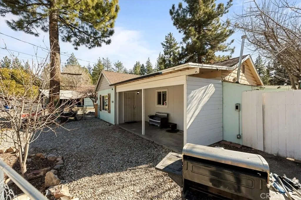 300 W North Shore, Big Bear City, California 92314 home-pic-37