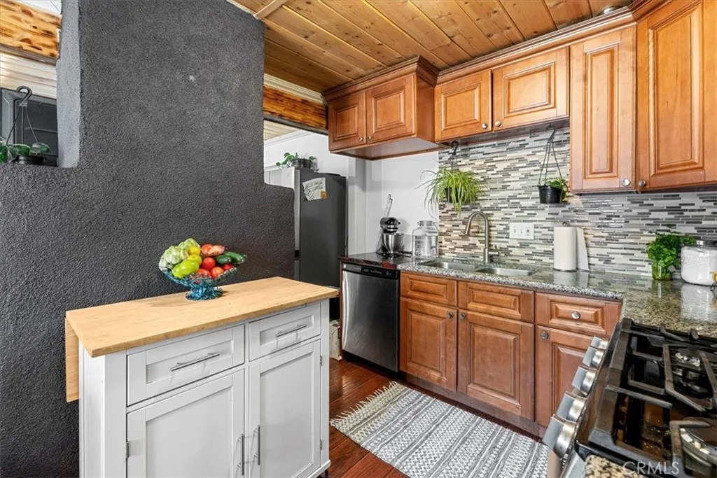 300 W North Shore, Big Bear City, California 92314 home-pic-16