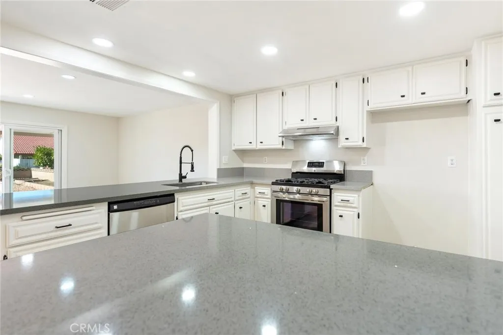 1127 Alleppo Court, Hemet, California 92545 home-pic-13