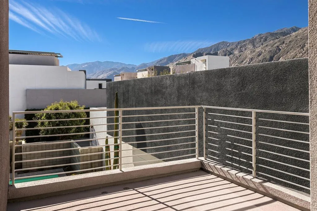 1054 Paz Drive, Palm Springs, California 92262 home-pic-23