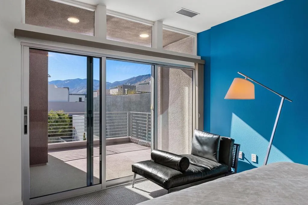 1054 Paz Drive, Palm Springs, California 92262 home-pic-22
