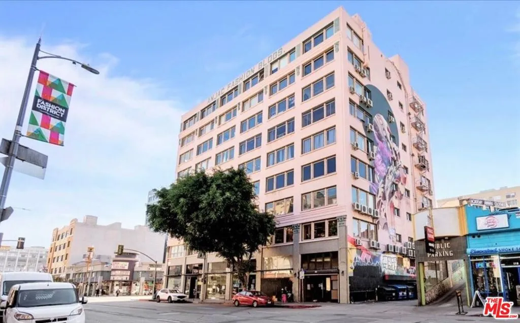 120 E 8TH STREET BUILDING