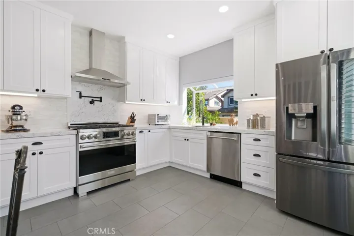 All appliances are new and stainless.