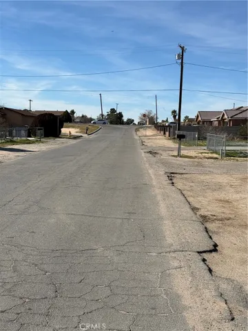 20958 Nisqually Road, Apple Valley, California 92308