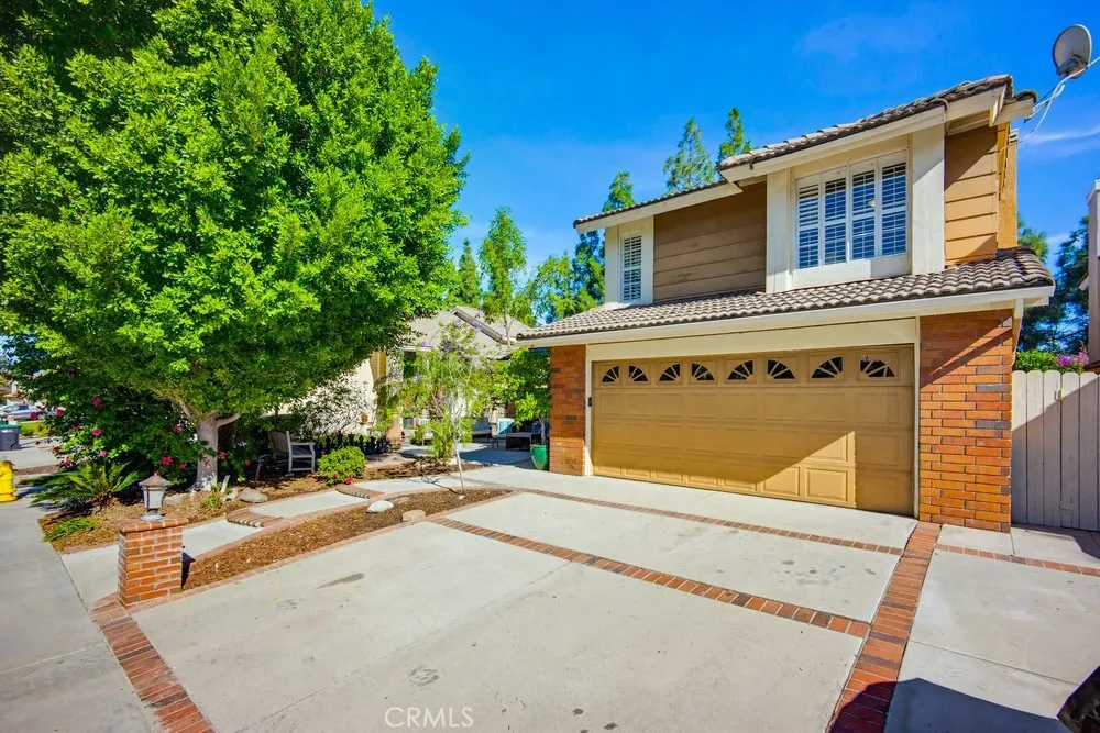 1751 Moccasin Trail, Corona, California 92882 home-pic-2