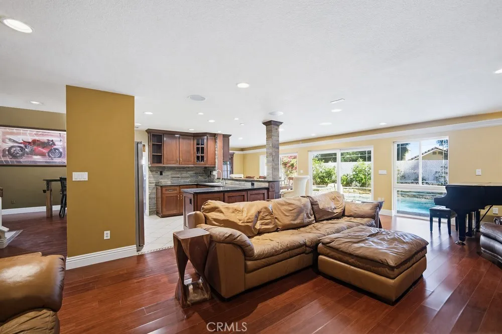 1751 Moccasin Trail, Corona, California 92882 home-pic-17