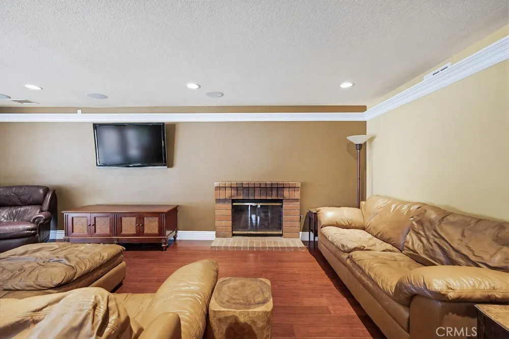 1751 Moccasin Trail, Corona, California 92882 home-pic-16