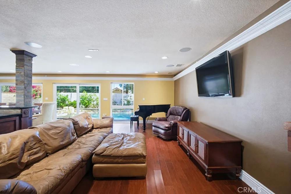 1751 Moccasin Trail, Corona, California 92882 home-pic-18
