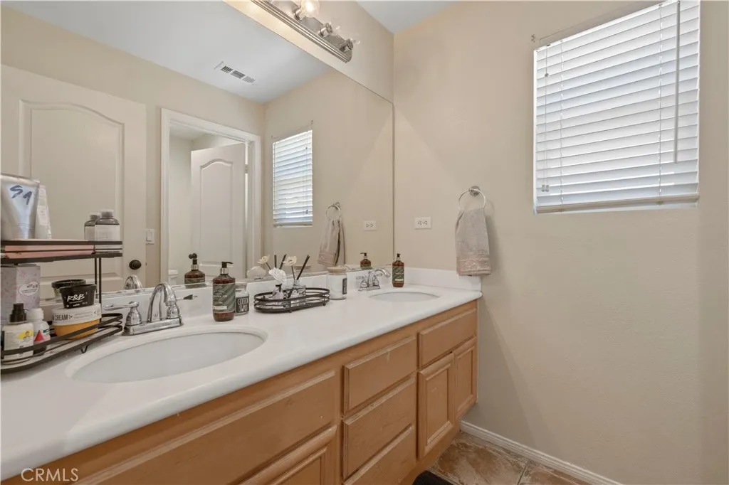 29013 Mirada Circulo, Valencia, California 91354 home-pic-40