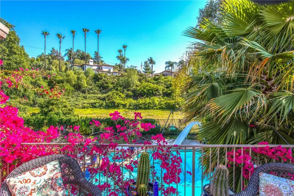 512 Golden West Drive, Redlands, California 92373 home-pic-33
