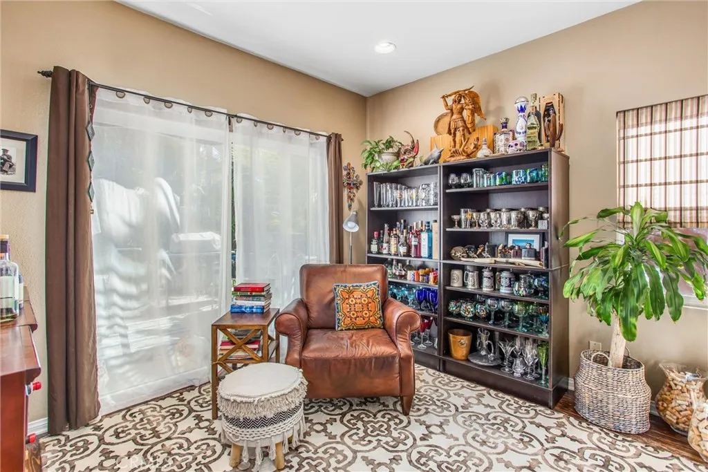 512 Golden West Drive, Redlands, California 92373 home-pic-11