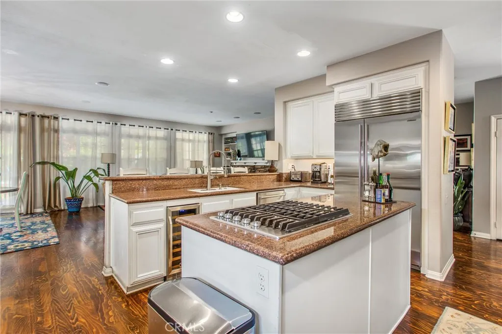 512 Golden West Drive, Redlands, California 92373 home-pic-7