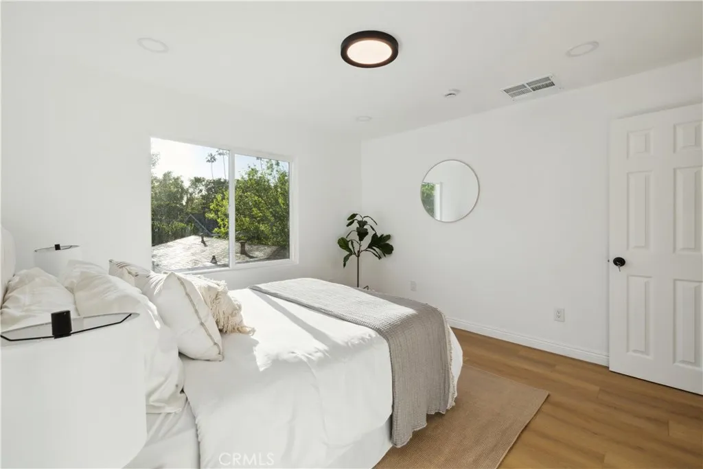 1290 E Woodbury, Pasadena, California 91104 home-pic-48