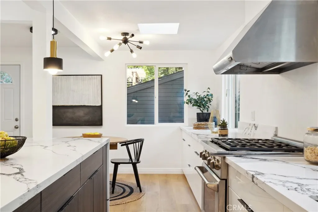 1290 E Woodbury, Pasadena, California 91104 home-pic-23