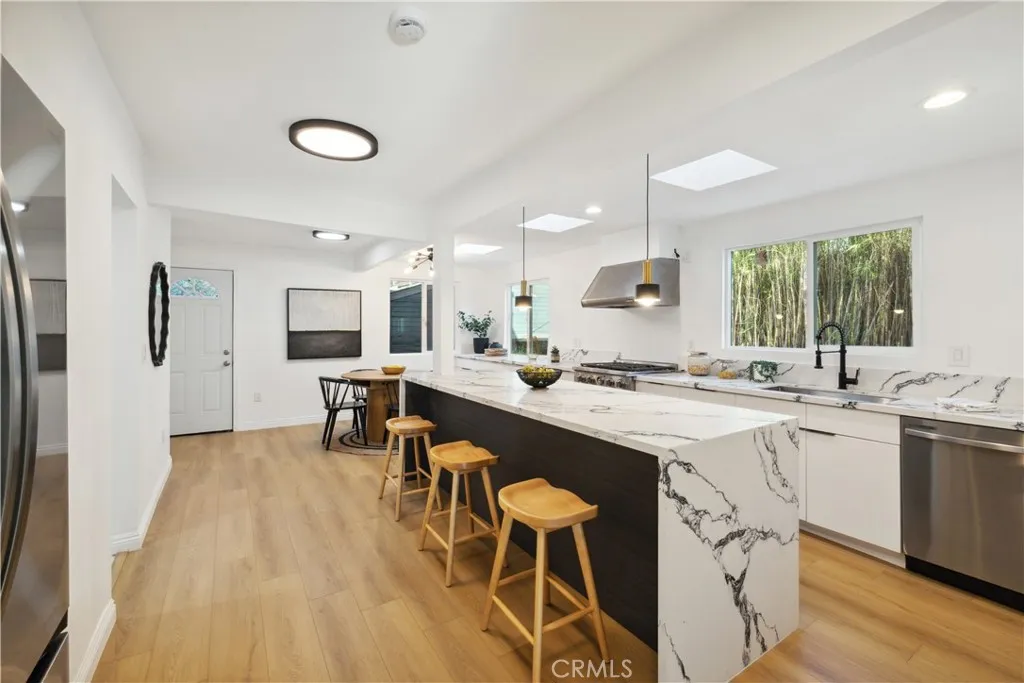 1290 E Woodbury, Pasadena, California 91104 home-pic-14