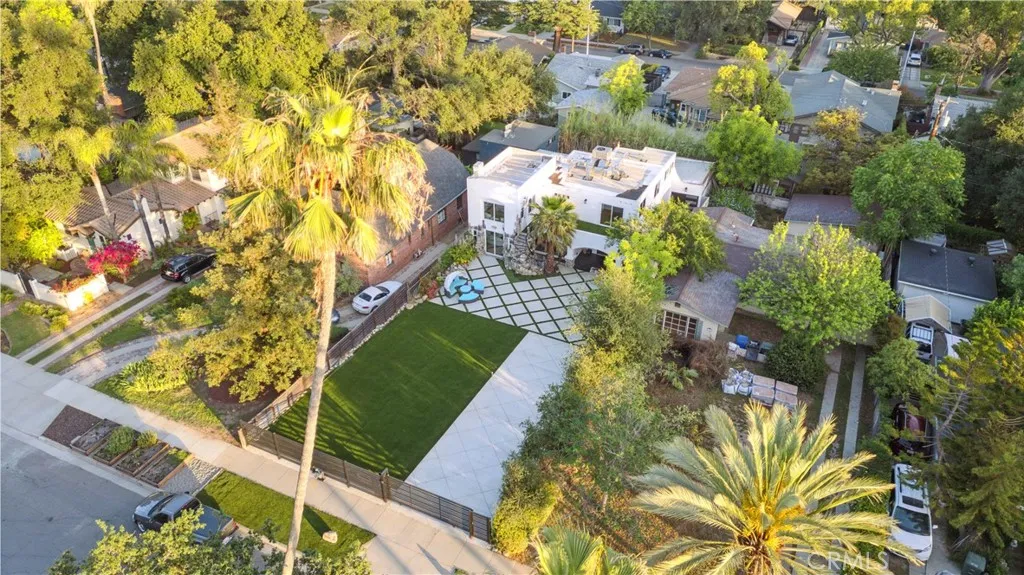1290 E Woodbury, Pasadena, California 91104 home-pic-2