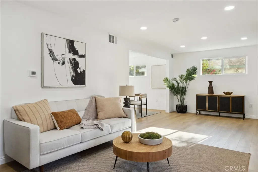 1290 E Woodbury, Pasadena, California 91104 home-pic-7