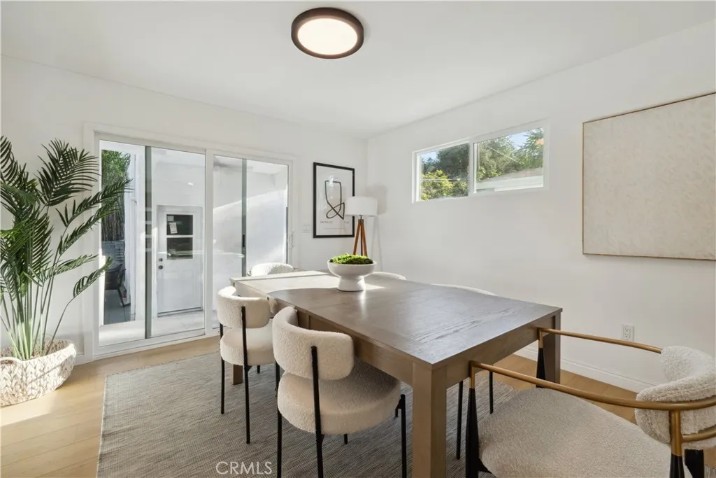 1290 E Woodbury, Pasadena, California 91104 home-pic-10