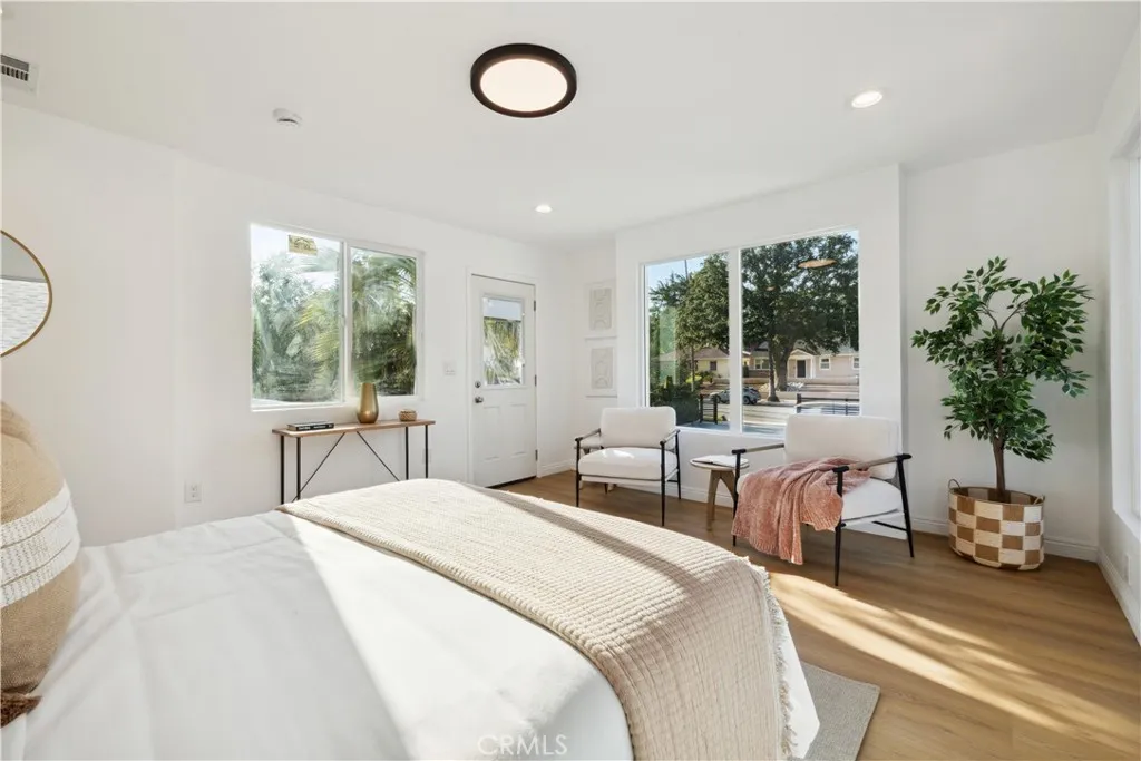 1290 E Woodbury, Pasadena, California 91104 home-pic-33
