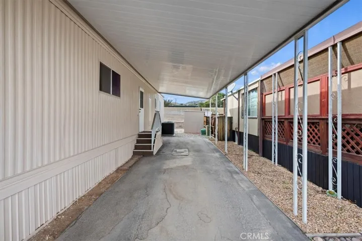 Driveway to back of house