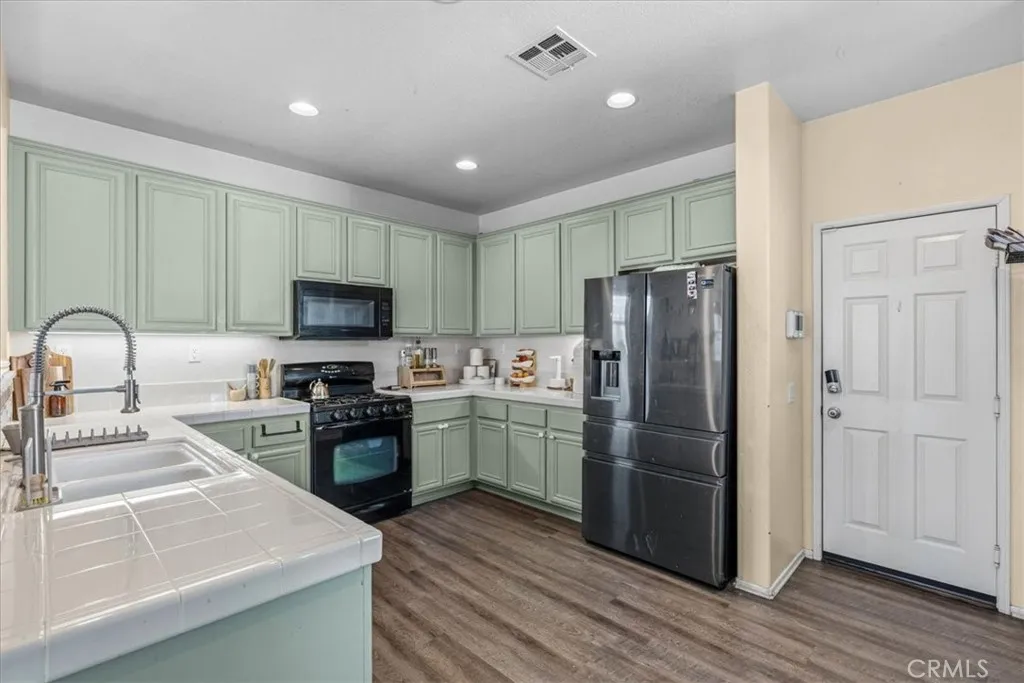 11993 Crandall Court, Victorville, California 92392 home-pic-11