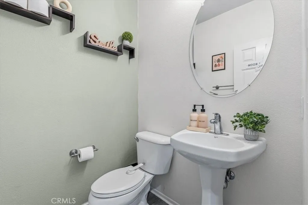 11993 Crandall Court, Victorville, California 92392 home-pic-19