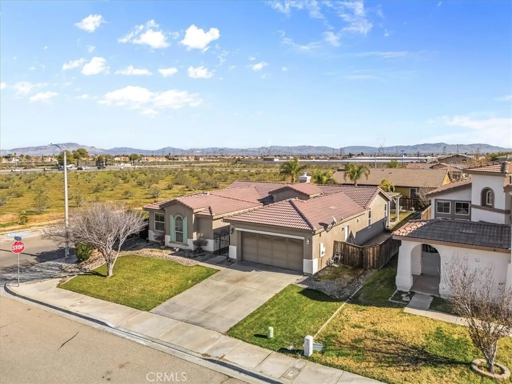 11993 Crandall Court, Victorville, California 92392 home-pic-4