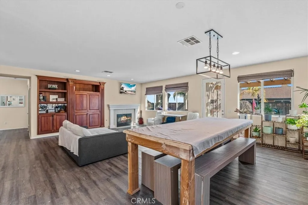 11993 Crandall Court, Victorville, California 92392 home-pic-8