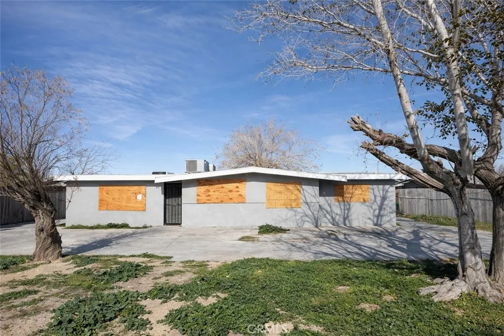 12028 Chamberlaine, Adelanto, California 92301 home-pic-1