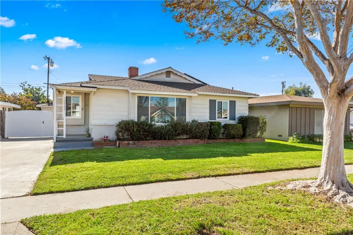10532 Plunkett, Bellflower, California 90706