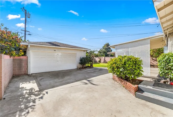 10532 Plunkett, Bellflower, California 90706