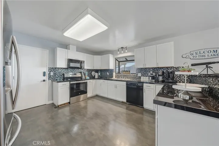 3874 Oakmont, Clearlake, California 95422