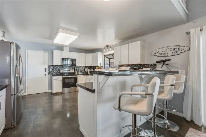 3874 Oakmont, Clearlake, California 95422