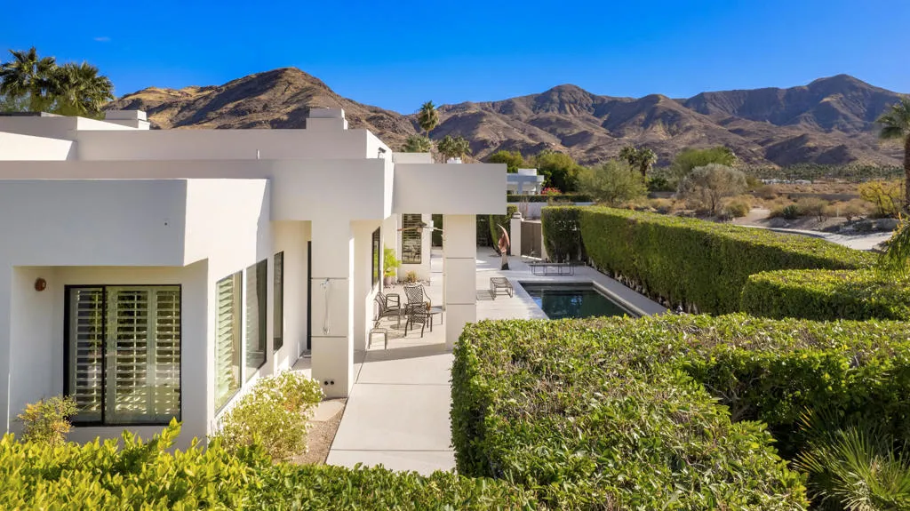 900 Dogwood Circle E, Palm Springs, California 92264 home-pic-59