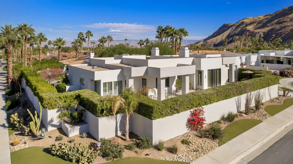 900 Dogwood Circle E, Palm Springs, California 92264 home-pic-60