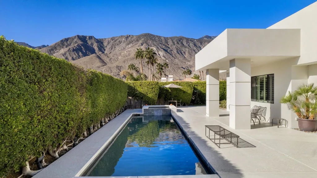 900 Dogwood Circle E, Palm Springs, California 92264 home-pic-16