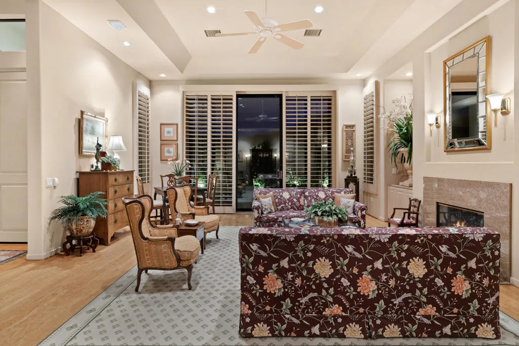 900 Dogwood Circle E, Palm Springs, California 92264 home-pic-26