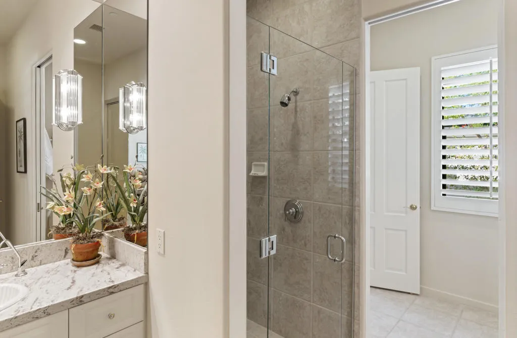 900 Dogwood Circle E, Palm Springs, California 92264 home-pic-46