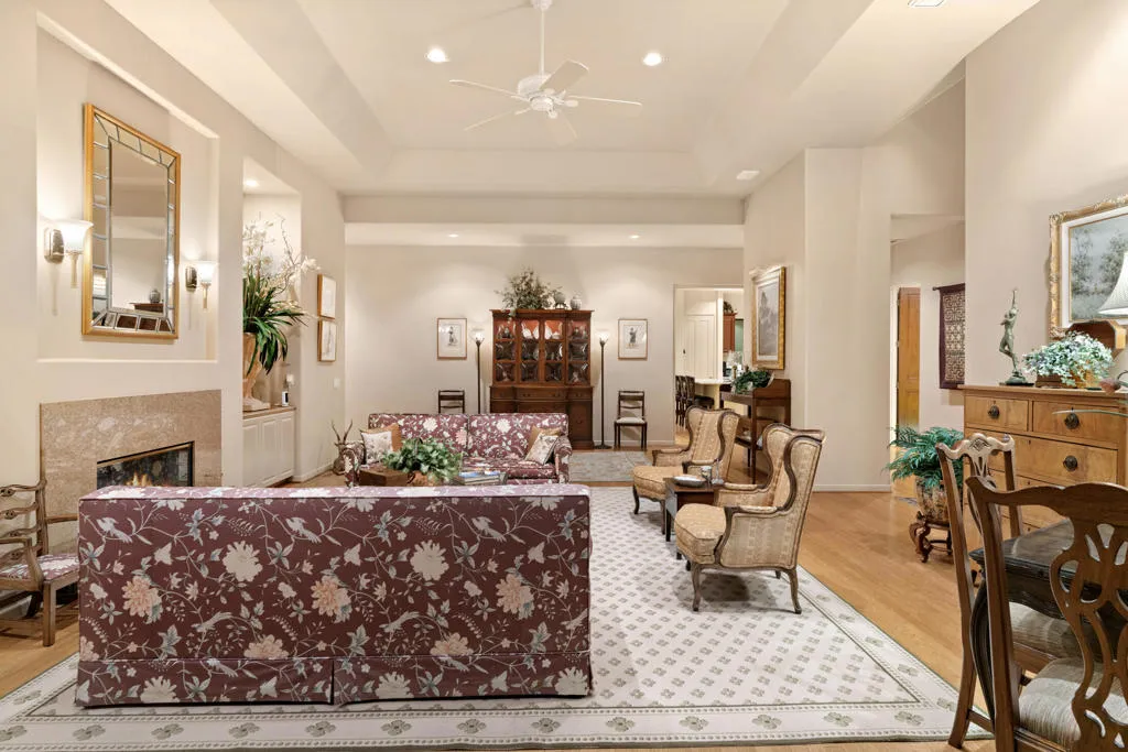 900 Dogwood Circle E, Palm Springs, California 92264 home-pic-24