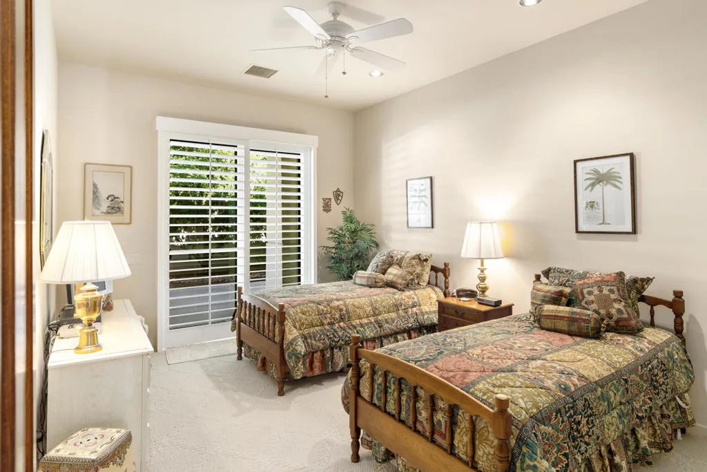 900 Dogwood Circle E, Palm Springs, California 92264 home-pic-44