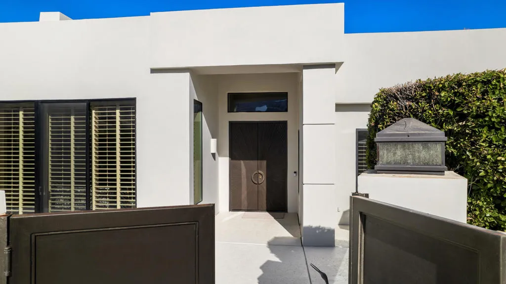 900 Dogwood Circle E, Palm Springs, California 92264 home-pic-20